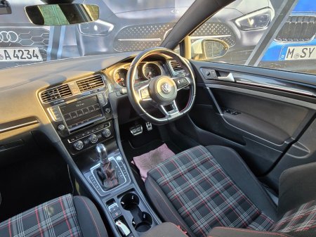 2017 Volkswagen Golf - thumbnail 19