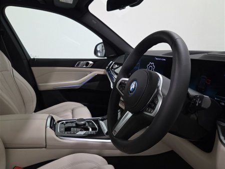 2026 BMW X5 xDrive50e M Sport thumbnail