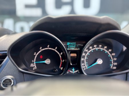 2015 Ford Fiesta - thumbnail 11