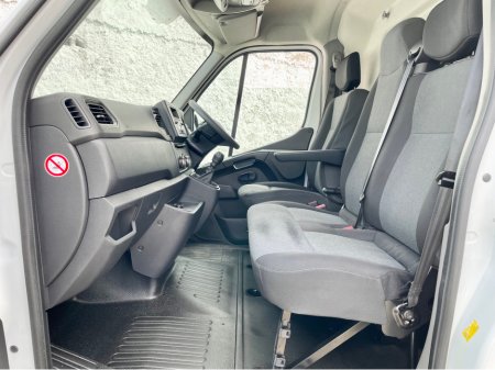 2023 Nissan Interstar - thumbnail 31