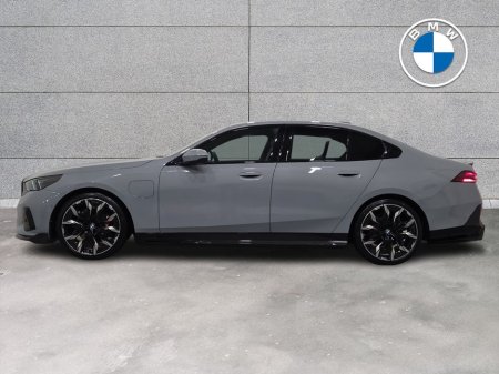 2026 BMW 5 Series - view 3