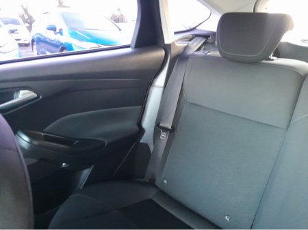 2015 Ford Focus STYLE 1.6 TDCI 95PS 5DR 4DR €8,750 thumbnail