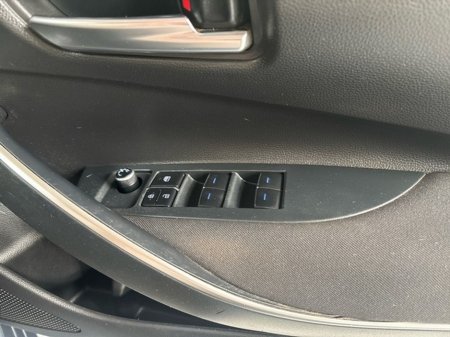 2022 Toyota Corolla - thumbnail 16