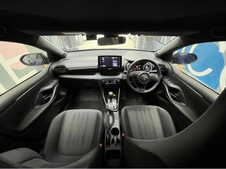 2022 Toyota Yaris - thumbnail 12