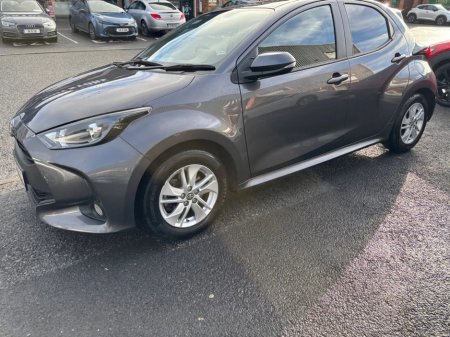 2023 Toyota Yaris - thumbnail 8