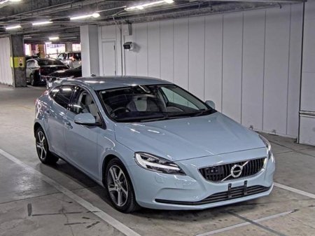 2018 Volvo V40 2.0 D4 MOMENTUM AUTOMATIC **TOP SPEC / 17