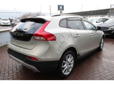 2018 Volvo V40 Cross Country 2.0D4 CROSS COUNTRY EDITION 5DR HATCHBACK AUTO // STUNNING 1 OWNER CAR IN MINT CONDITION // BUY WITH CONFIDENCE AA AND SIMI APPROVED DEALER 2025 // FINANCE ARRANGED // ALL TRADE INS WELCOME // €17,950