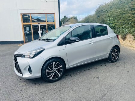 2016 Toyota Yaris - thumbnail 8