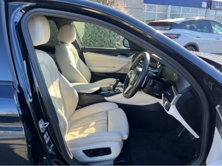 2021 BMW 5 Series - thumbnail 10