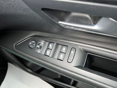 2021 Peugeot 3008 - thumbnail 25