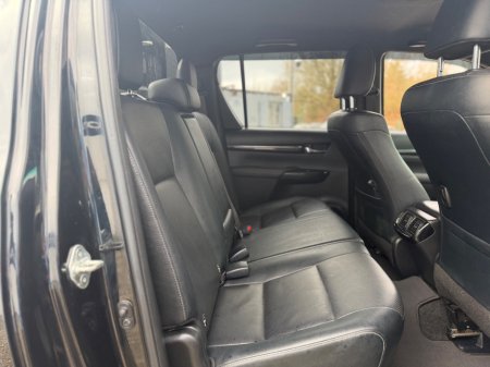 2018 Toyota Hilux - thumbnail 14