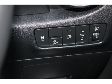 2022 Hyundai Kona 1.0 T-GDI Executive Two Tone Roof €22,950 thumbnail