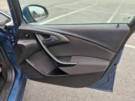 2015 Opel Astra - thumbnail 29