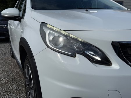 2016 Peugeot 2008 - thumbnail 32