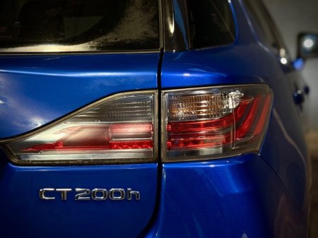 2015 Lexus CT 200 h - thumbnail 10