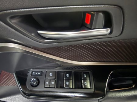 2018 Toyota C-HR - thumbnail 23