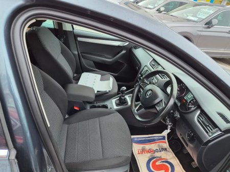 2016 Skoda Octavia - thumbnail 7