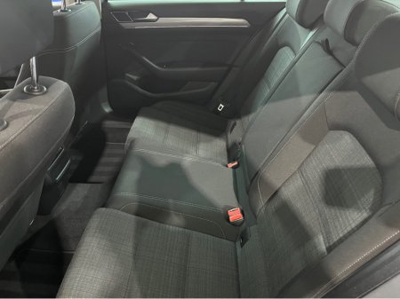 2022 Volkswagen Passat 2.0TDI Business / FINANCE AVAILABLE €19,950 thumbnail