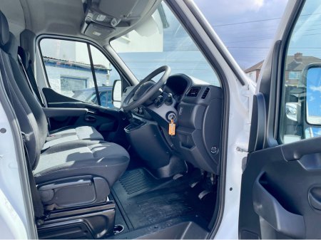 2023 Nissan Interstar - thumbnail 6