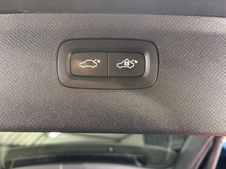 2017 Volvo XC90 - thumbnail 15