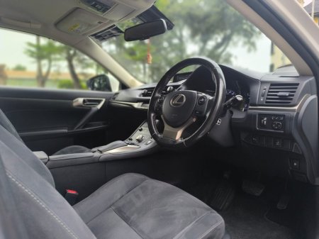 2017 Lexus CT 200 h - thumbnail 18