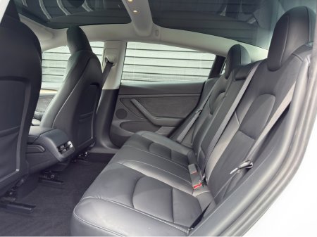 2022 Tesla Model 3 RWD MODEL 3 €23,950 thumbnail