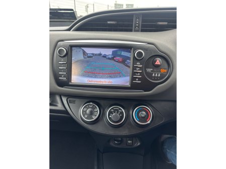 2018 Toyota Yaris - thumbnail 18