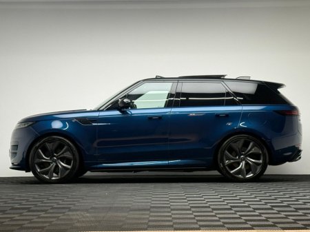 2025 Land Rover Range Rover Sport - thumbnail 4