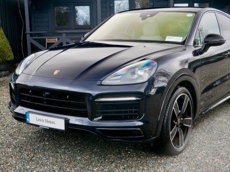 2023 Porsche Cayenne 3.0 V6 E-Hybrid 4WD Auto €87,950 thumbnail
