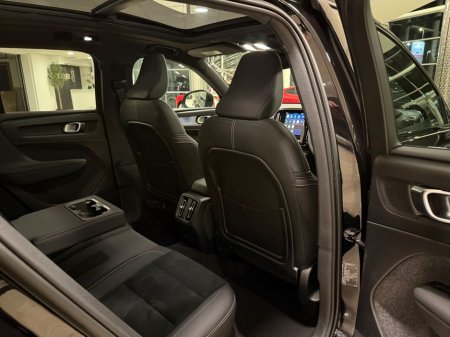 2023 Volvo XC40 - thumbnail 24