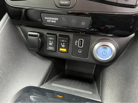 2020 Nissan Leaf N-CONNECTA EV //LOW MILES//HIGH SPEC//HEATED FRONT AND REAR SEATS//360 PARKING CAMERAS//KEYLESS ENTRY//ADAPTIVE CRUISE CONTROL// €13,950 thumbnail