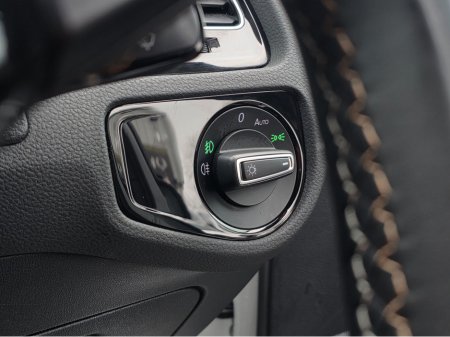 2015 Volkswagen Golf 1.4 TSI  AUTOMATIC - MILANO EDITION - HALF LEATHER HEATED SEAT - ALLOYS - LOW TAX BAND  - DRIVE MODE SELECTION - REVERCE CAMERA thumbnail