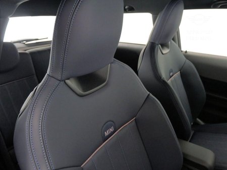 2024 MINI Hatch Cooper C 3 Door €34,900 thumbnail