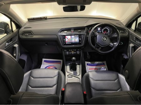 2018 Volkswagen Tiguan Allspace CL 2.0 TDI MANUAL 6SPEED FWD 150HP 5DR €22,900 thumbnail