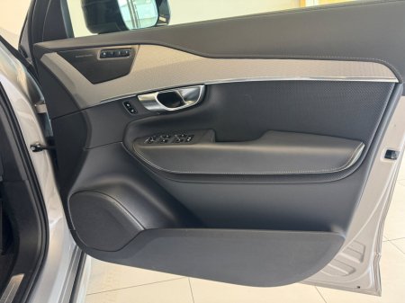 2024 Volvo XC90 - thumbnail 16
