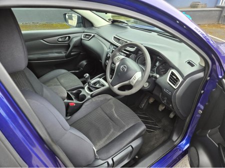 2015 Nissan Qashqai - thumbnail 4