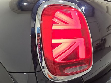 2023 MINI Hatch 3-Door Cooper Exclusive €30,950 thumbnail