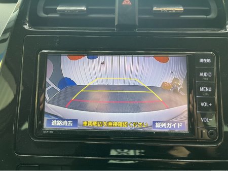 2022 Toyota Prius - thumbnail 16