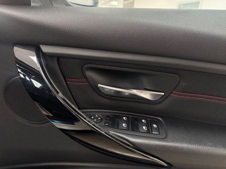 2015 BMW 3 Series - thumbnail 12