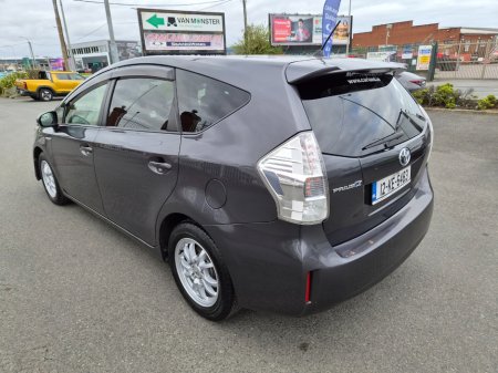 2012 Toyota Prius - thumbnail 6