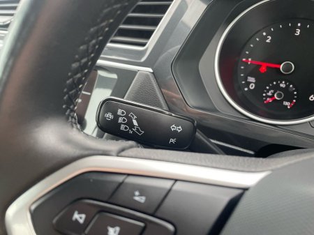 2021 Volkswagen Tiguan 2.0 TDI 122HP €24,975 thumbnail