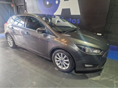 2017 Ford Focus - thumbnail 9