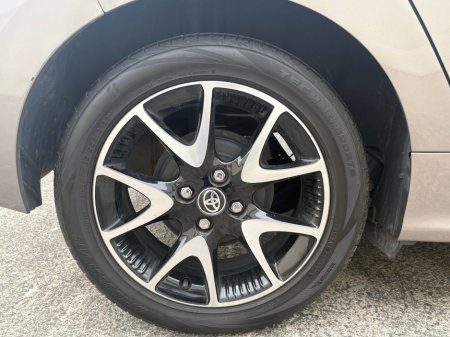 2020 Toyota Yaris - thumbnail 16