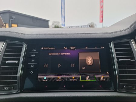 2023 Skoda Kodiaq 7S STYLE 2.0 TDI *High Spec/Black Leather/Heated Seats/Keyless Entry/Camera/Ambient Lighting* €43,950 thumbnail