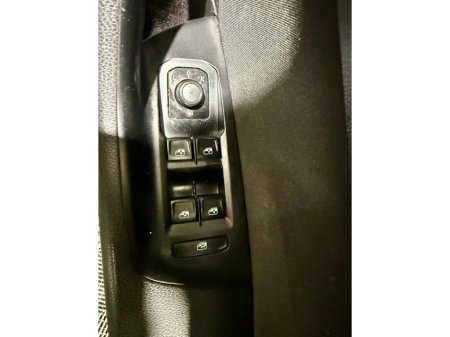 2016 Volkswagen Passat - thumbnail 18