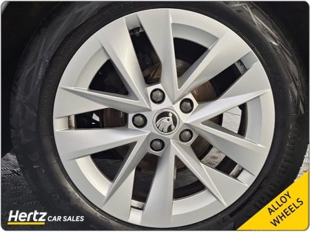 2024 Skoda Octavia AMBITION 110HP Petrol Manual €25,745 thumbnail