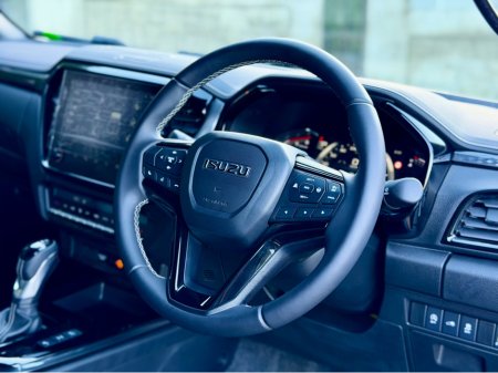 2025 Isuzu D-MAX - thumbnail 15