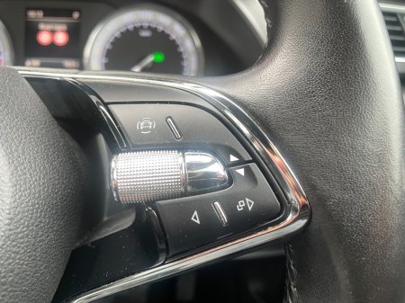 2021 Skoda Superb - thumbnail 17