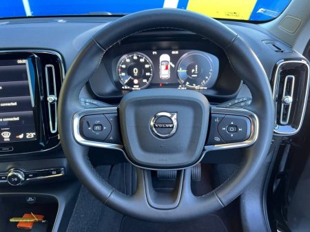 2022 Volvo XC40 T5 INSCRIPTION PRO 1.5 HYBRID // DIGITAL CLUSTER // FULL SERVICE HISTORY // DUAL ZONE CLIMATE CONTROL €27,900