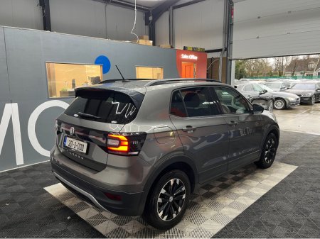2020 Volkswagen T-Cross €21950! 2020 VOLKSWAGEN T-CROSS TSI FIRST 1.0 AUTOMATIC / CRUISE CONTROL / REVERSE CAMERA AND MORE €21,950 thumbnail